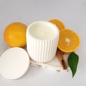 Ароматическая свеча с запахом Апельсин и корица, 180 мл в стакане из гипса